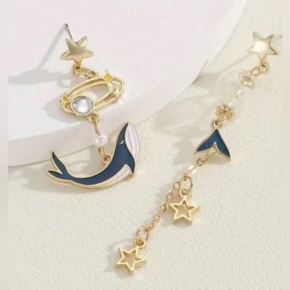 Whimsical Whale Earrings Gold Tone, Hanging Stars, Engraved detailing - Picture 2 of 3
